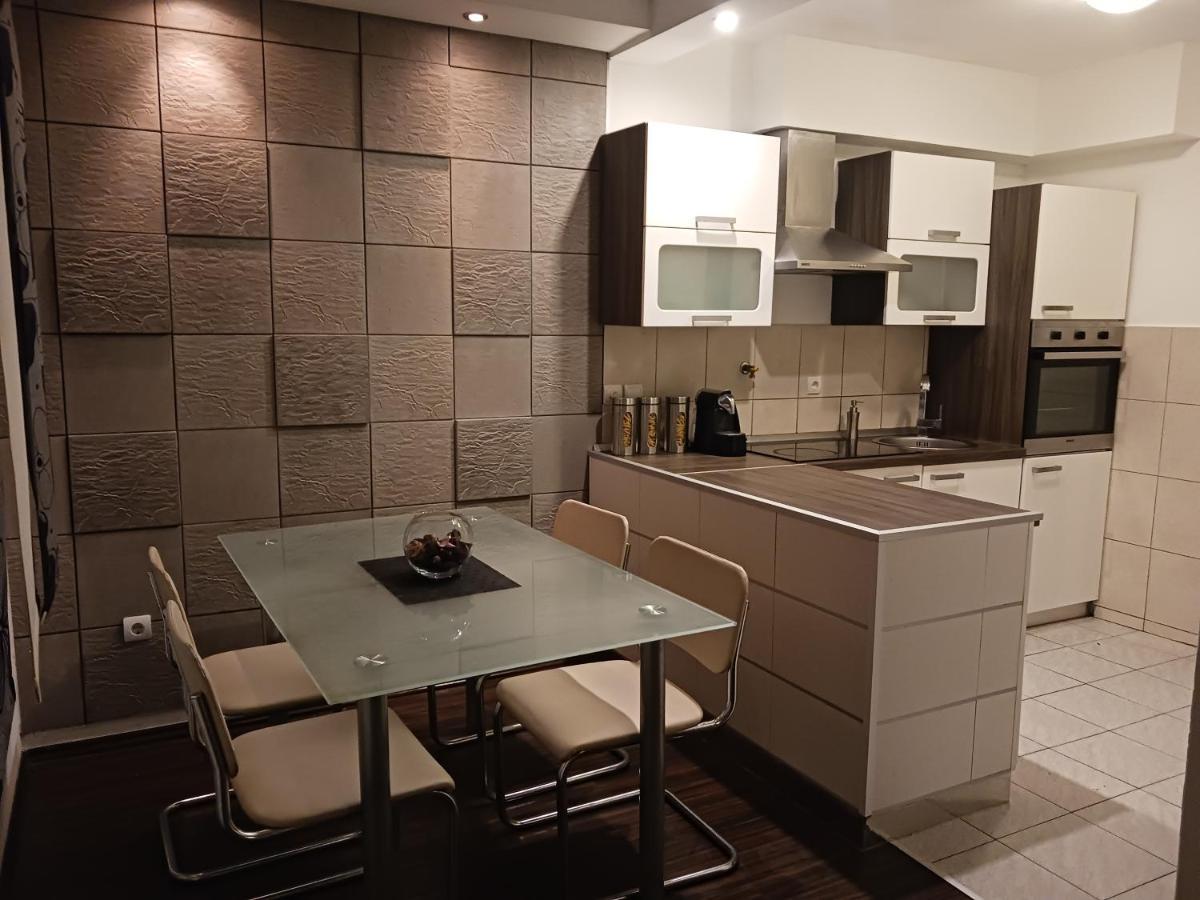 Familyhouse Appartement Pula